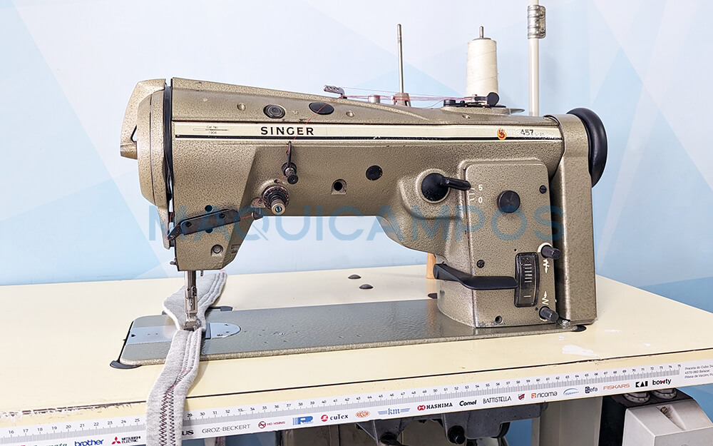 Singer 457-U125 Zig-Zag Sewing Machine