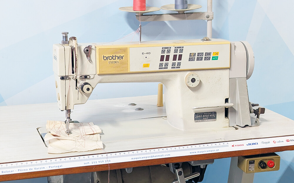 Brother DB2-B737-413 Máquina de Coser Pespunte