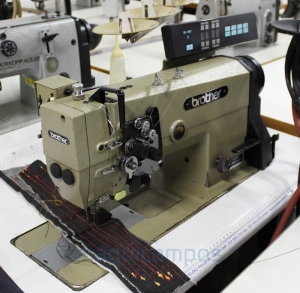 Brother LT2-B845-405<br>Lockstitch Sewing Machine com Programador