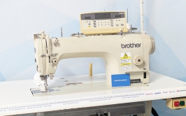 Brother S-7200A-403<br>M&aacute;quina de Costura Ponto Corrido de Duplo Arrasto